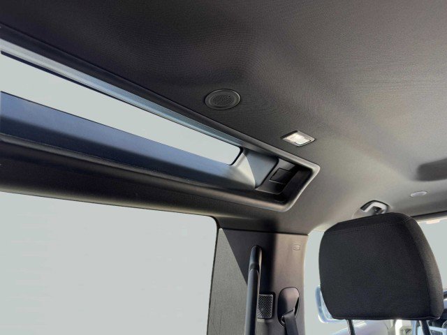 Used 2021 Land Rover Defender 90 image 52