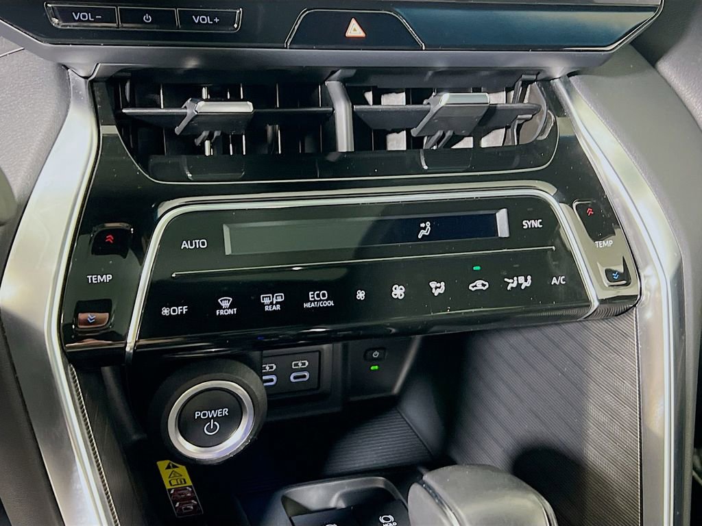 Certified 2024 Toyota Venza Limited image 15