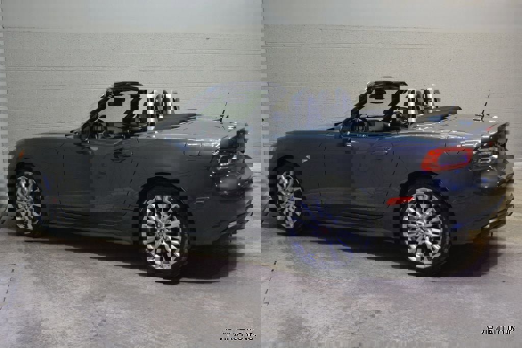 Used 2017 FIAT 124 Spider Lusso image 23