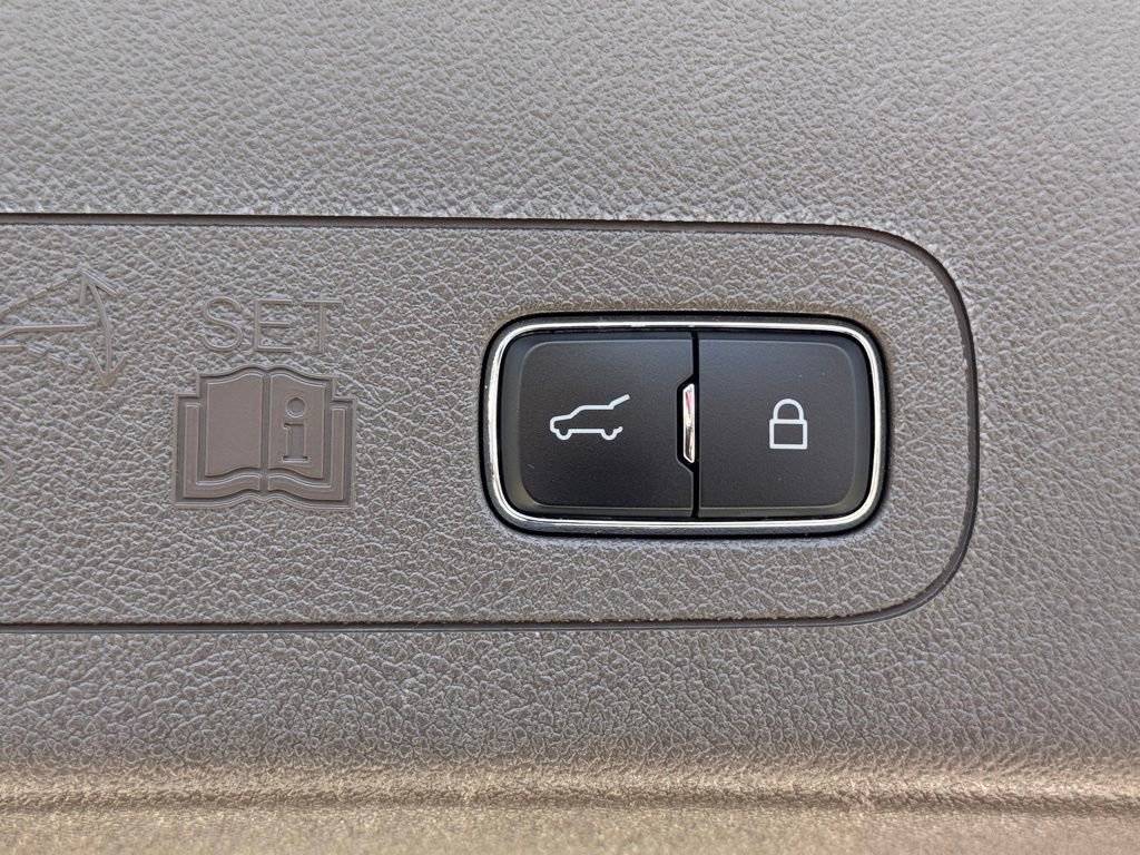 Used 2023 Lincoln Aviator Reserve w/ Equipment Group 201A image 14