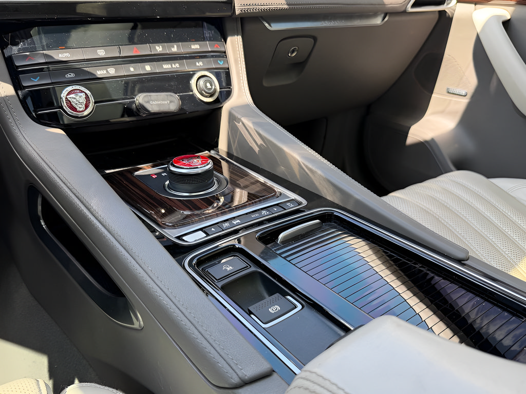 Used 2019 Jaguar F-PACE Portfolio AWD/4WD image 50