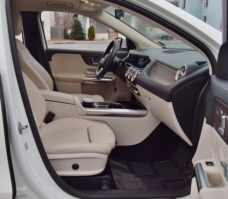 Used 2021 Mercedes-Benz GLA 250 4MATIC image 17