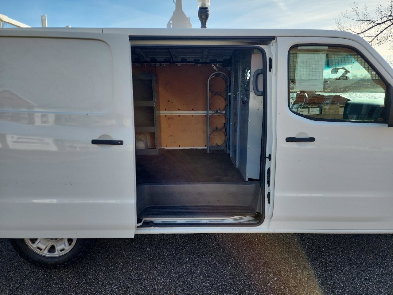 Used 2017 Nissan NV 2500 SV w/ Back Door Glass Package image 13