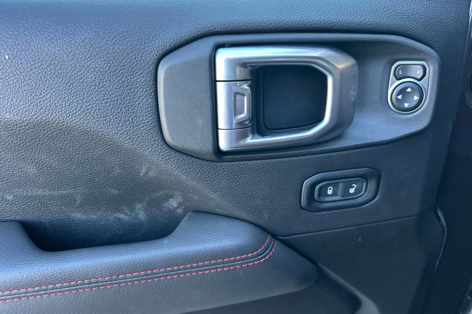 Used 2023 Jeep Wrangler Unlimited Rubicon 4xe AWD/4WD image 7