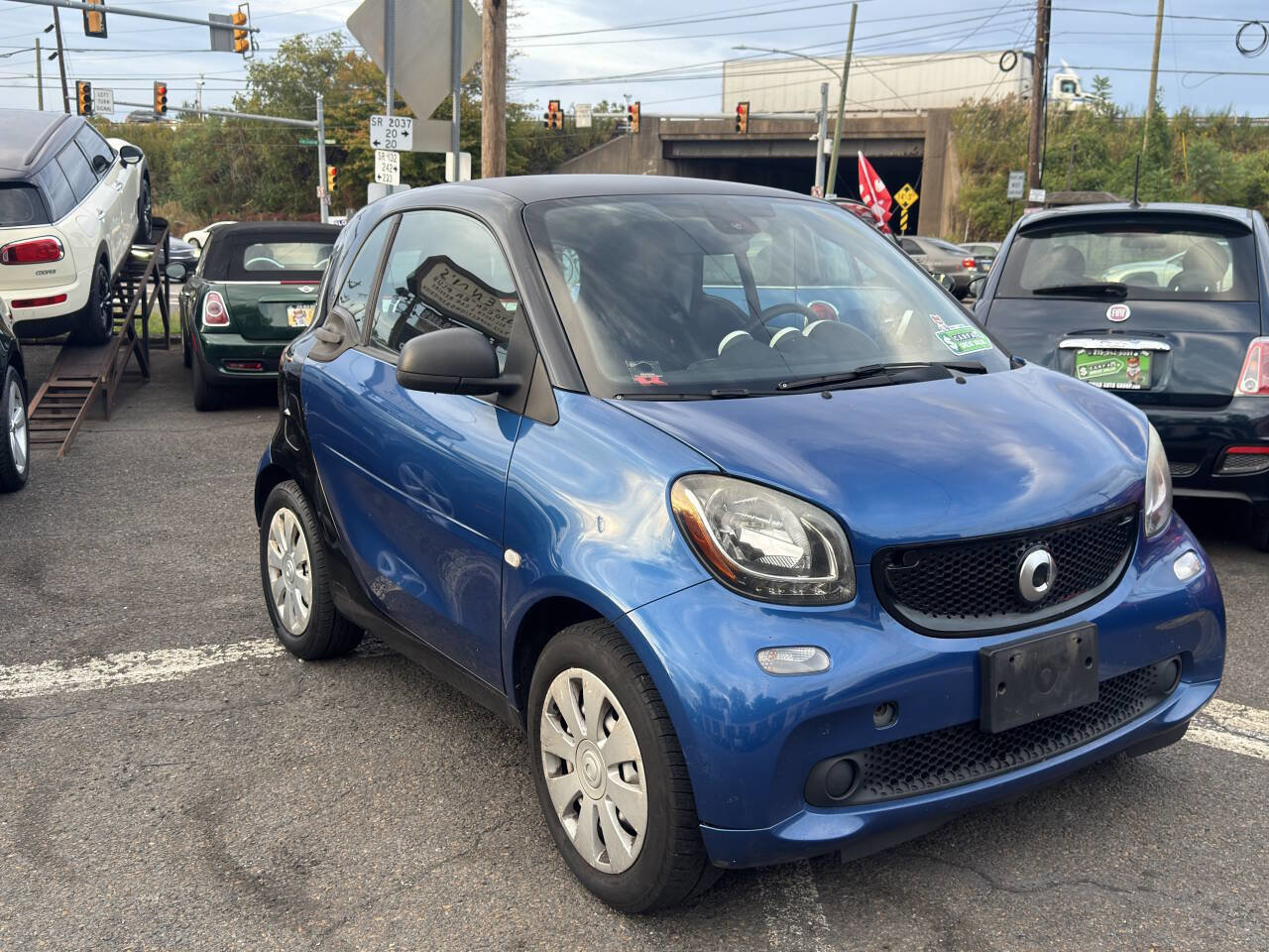 Used 2016 smart fortwo pure image 2