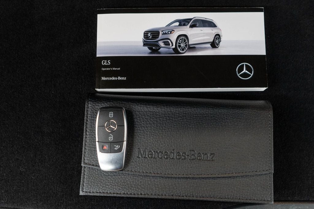 Used 2025 Mercedes-Benz GLS 450 4MATIC image 55