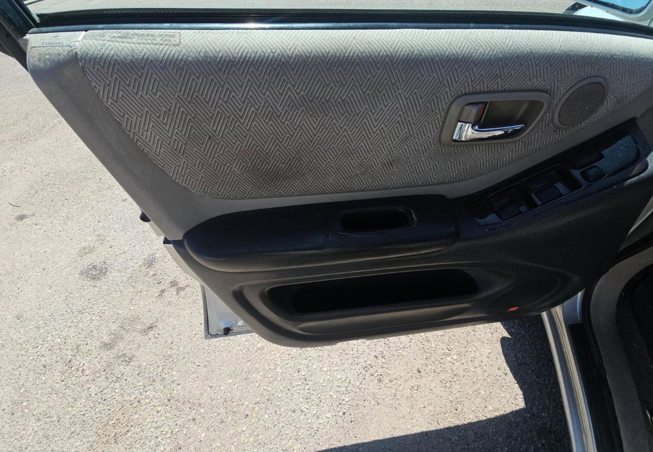 Used 2001 Toyota Highlander 2WD V6 image 12