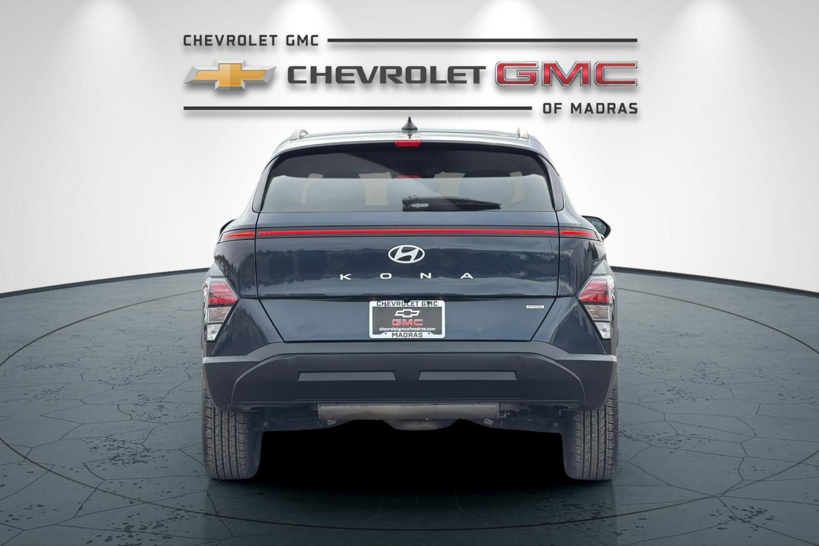 Used 2024 Hyundai Kona SEL image 4