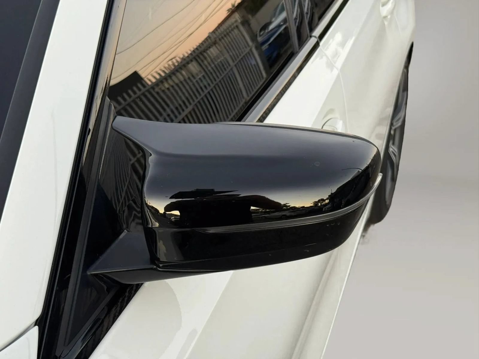 Used 2020 BMW 330i Sedan w/ M Sport Package RWD image 8