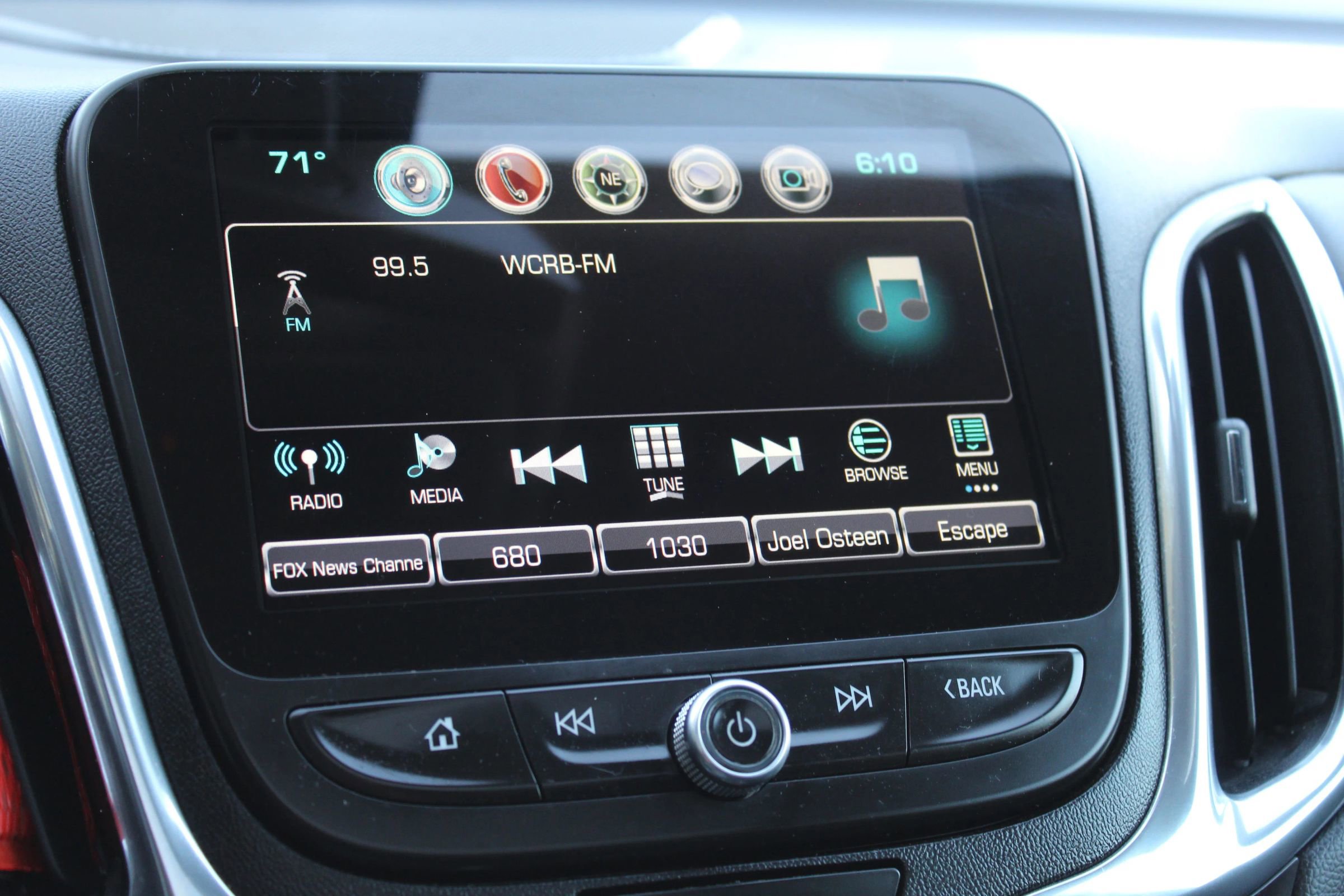 Used 2018 Chevrolet Equinox Premier image 41