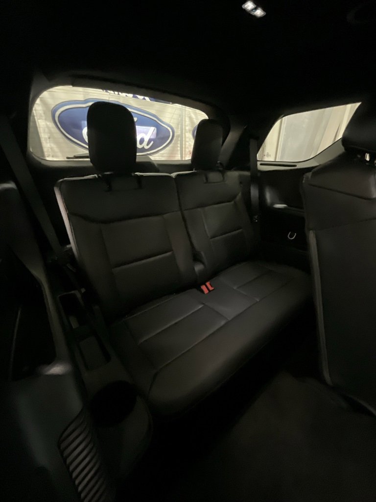Used 2025 Ford Explorer ST-Line w/ ST-Line Street Pack image 13