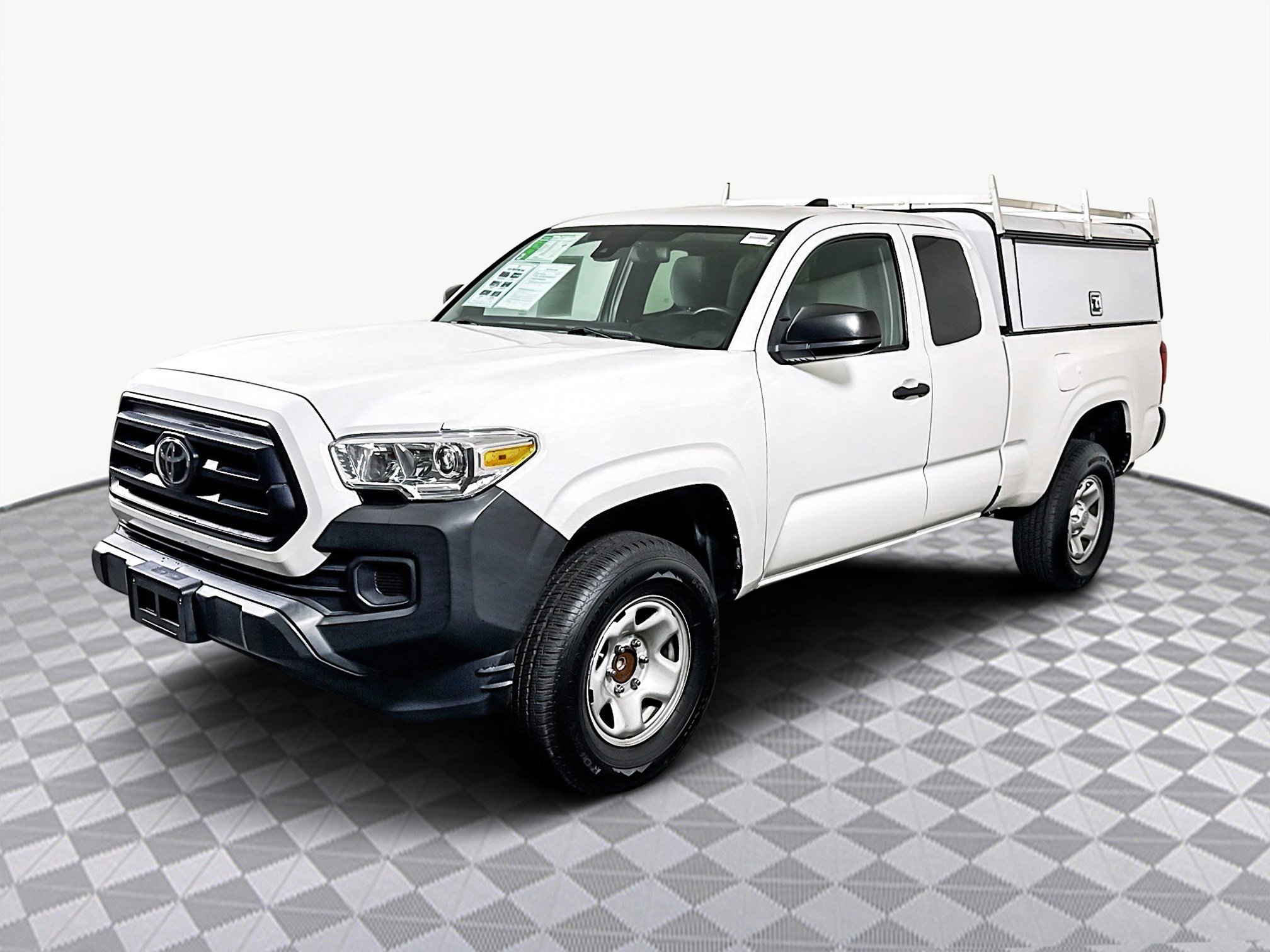 Used 2022 Toyota Tacoma SR image 4