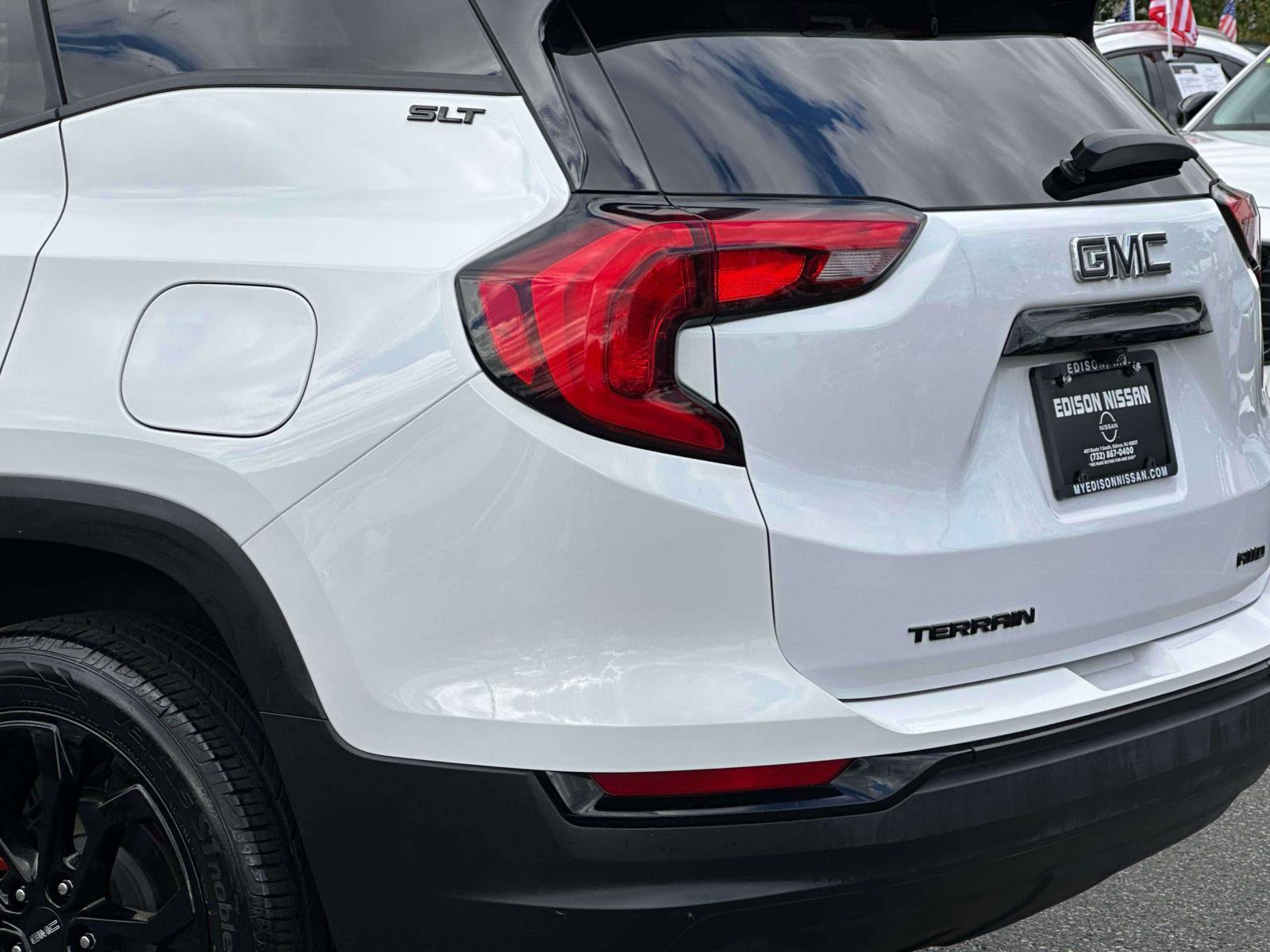 Used 2020 GMC Terrain SLT w/ Elevation Edition image 9