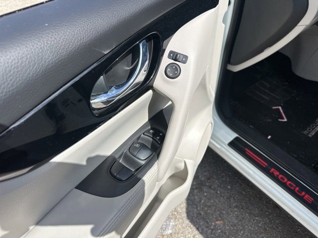 Used 2022 Nissan Rogue Sport SL image 15