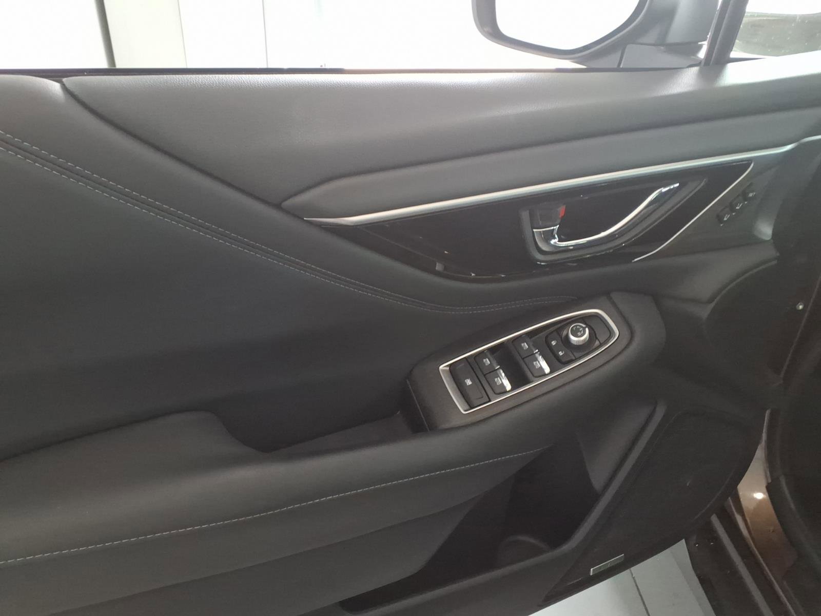 Used 2020 Subaru Outback Limited w/ Popular Package #2 image 12