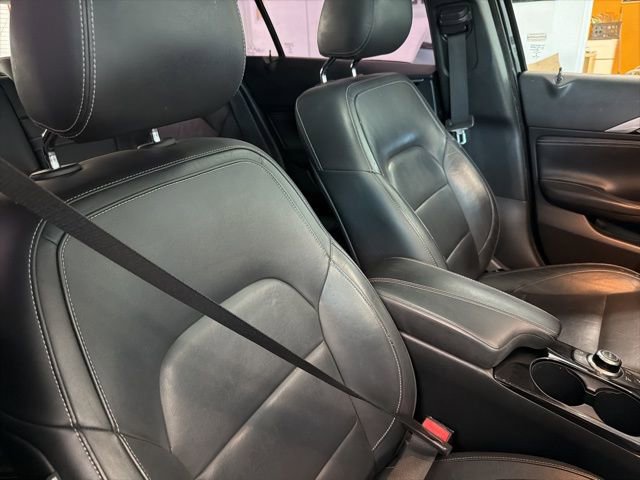 Used 2017 INFINITI QX30 Premium FWD image 19
