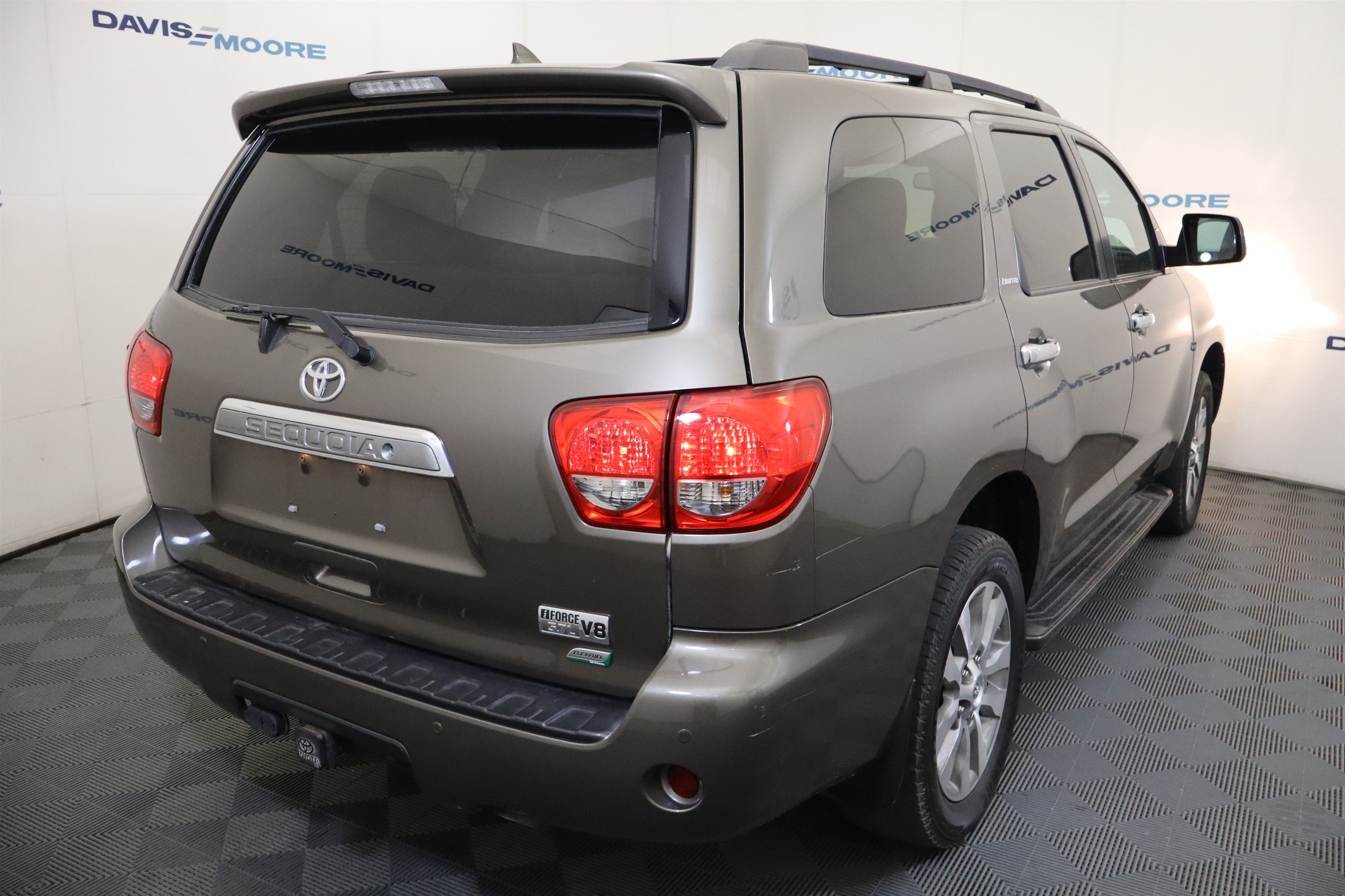 Used 2015 Toyota Sequoia Limited AWD/4WD image 6