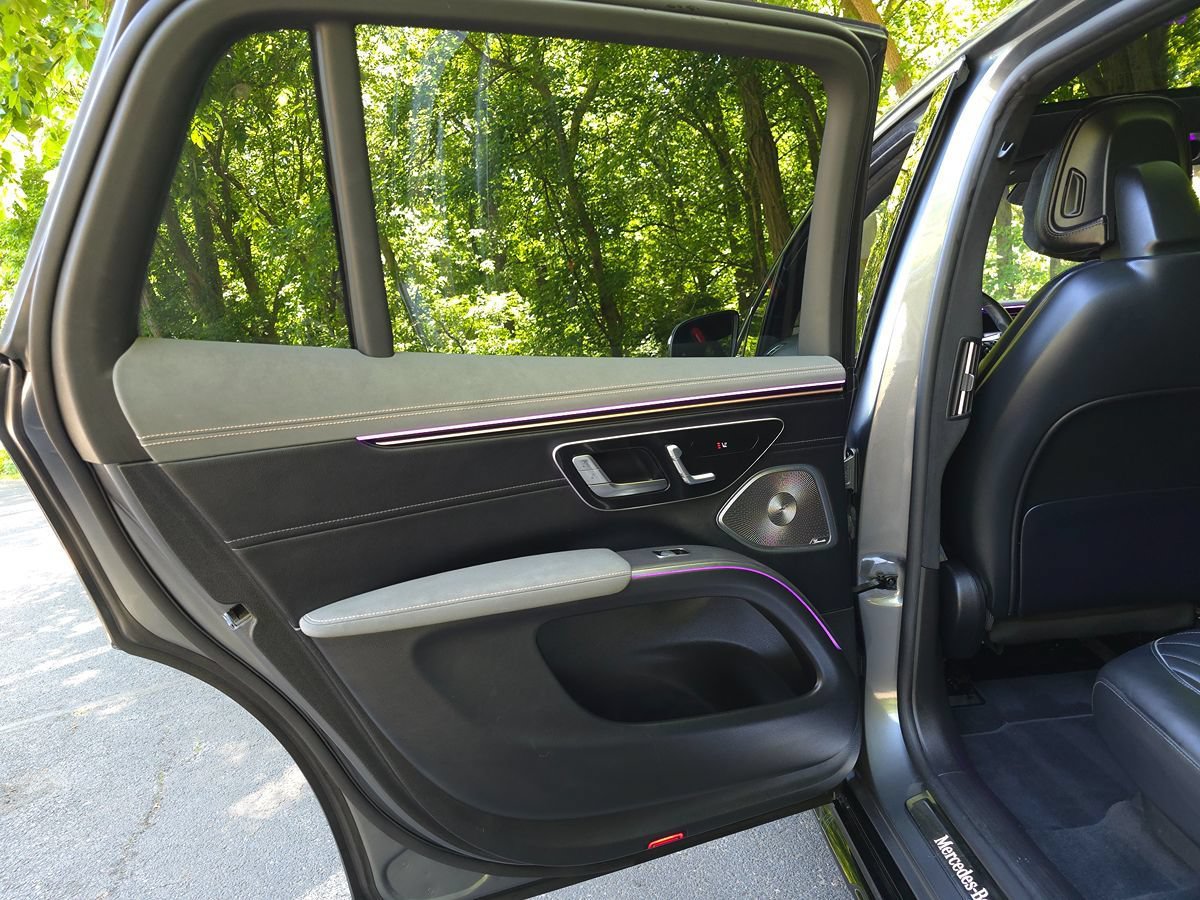 Used 2023 Mercedes-Benz EQS 580 4MATIC SUV image 32