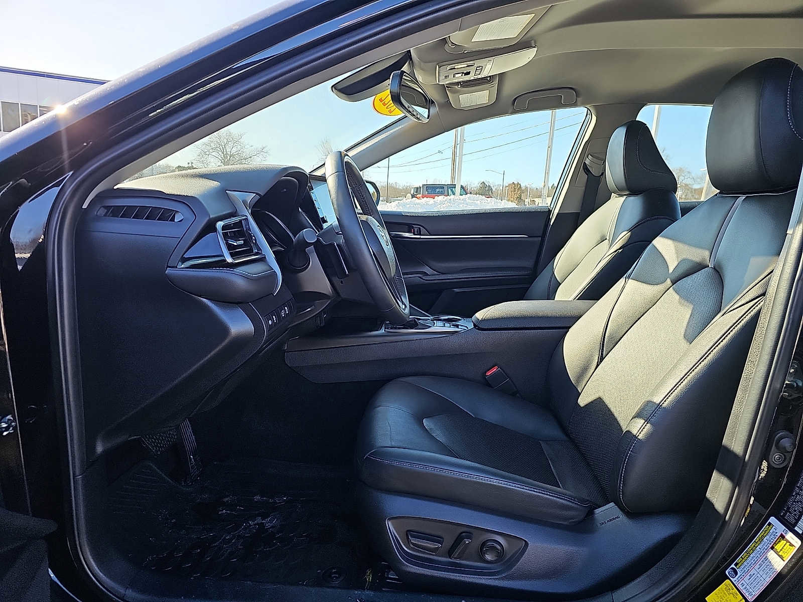 Used 2022 Toyota Camry XSE image 13