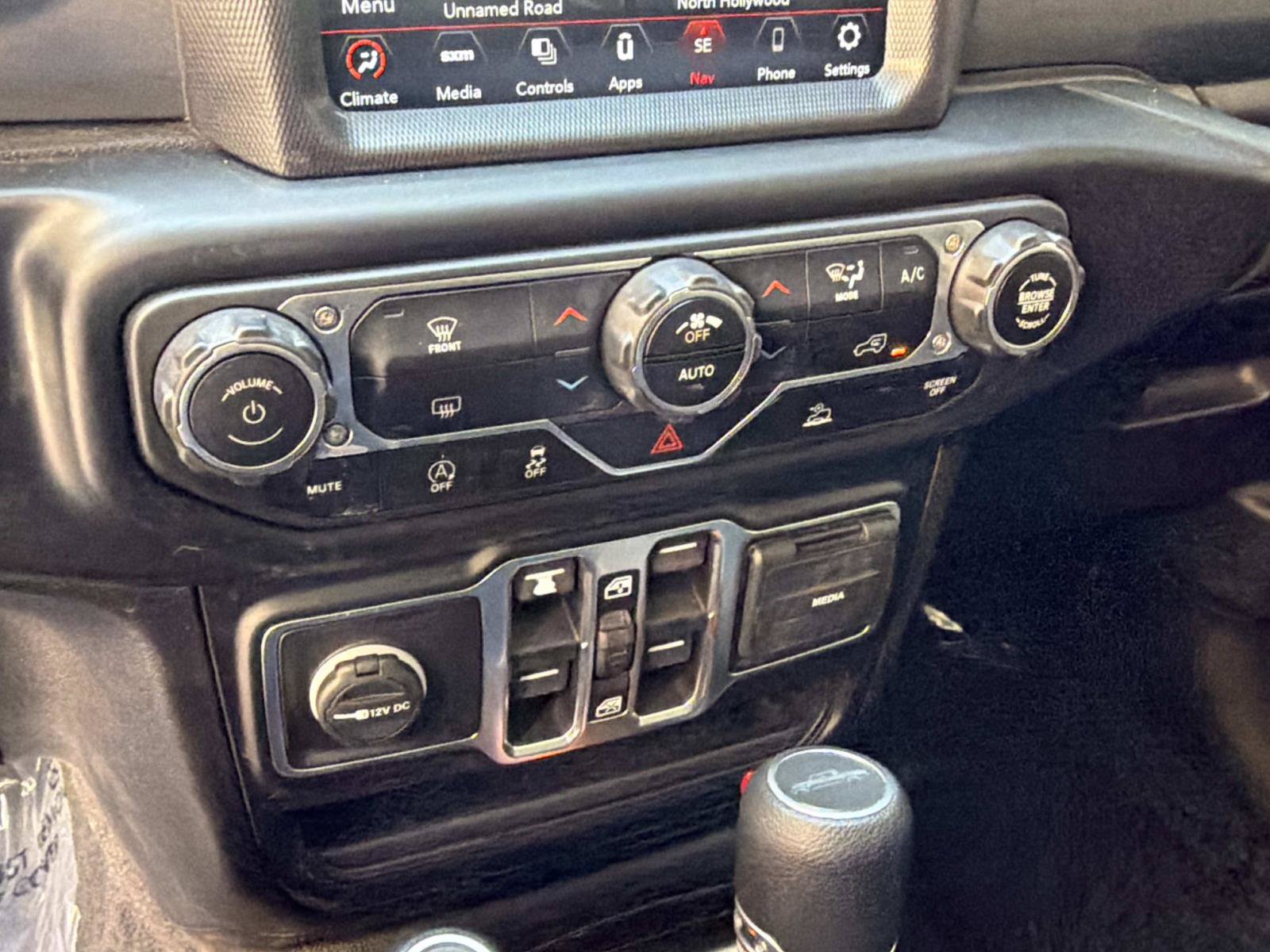 Used 2020 Jeep Gladiator Overland AWD/4WD image 22