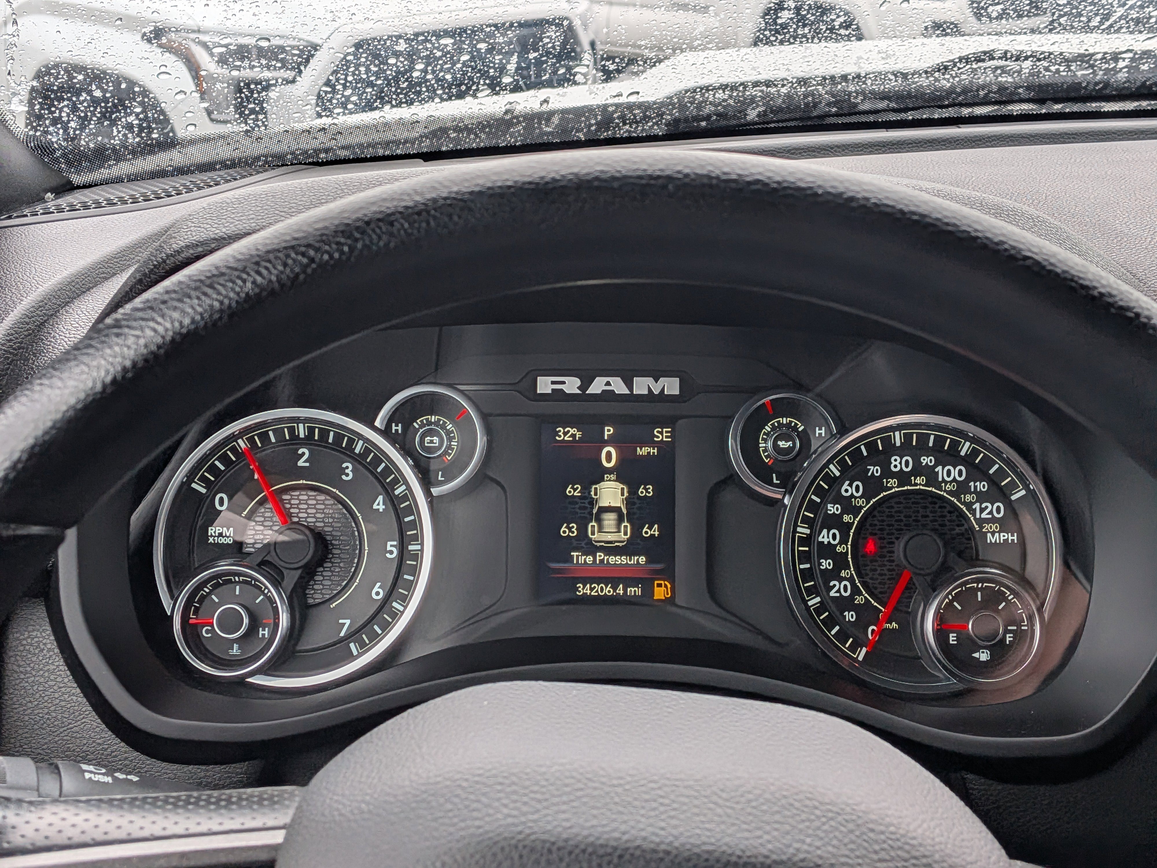 Used 2024 RAM 2500 Tradesman w/ Chrome Appearance Group image 32