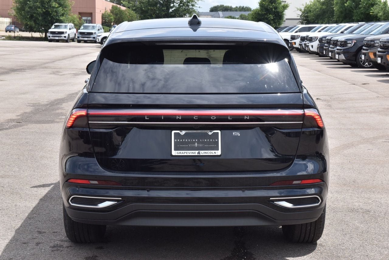New 2026 Lincoln Nautilus Premier AWD/4WD image 8