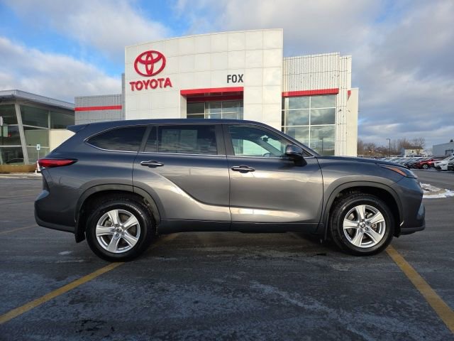 Used 2023 Toyota Highlander L image 8