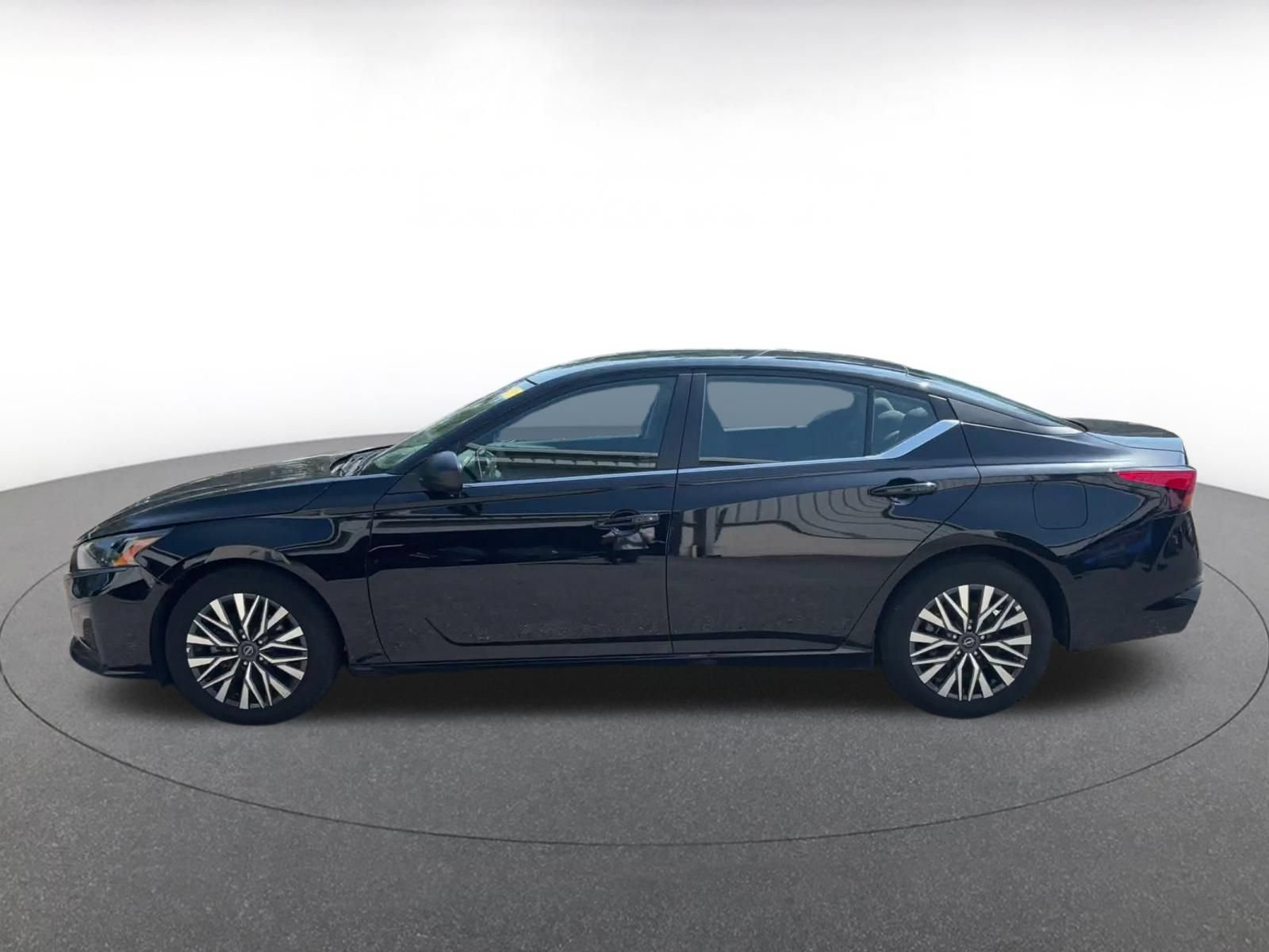 Used 2026 Nissan Altima 2.5 SV FWD image 8