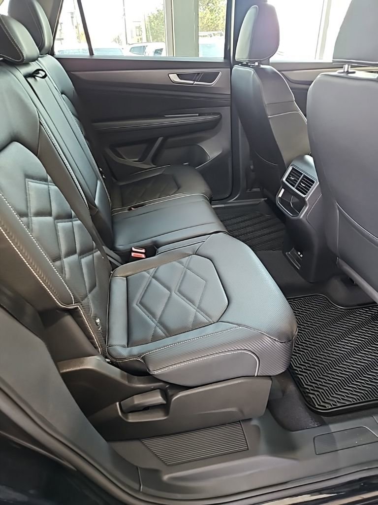 New 2026 Volkswagen Atlas Cross Sport SE image 17