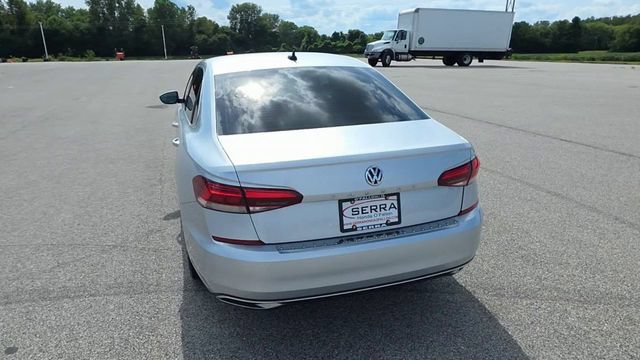 Used 2021 Volkswagen Passat 2.0T SE FWD image 8