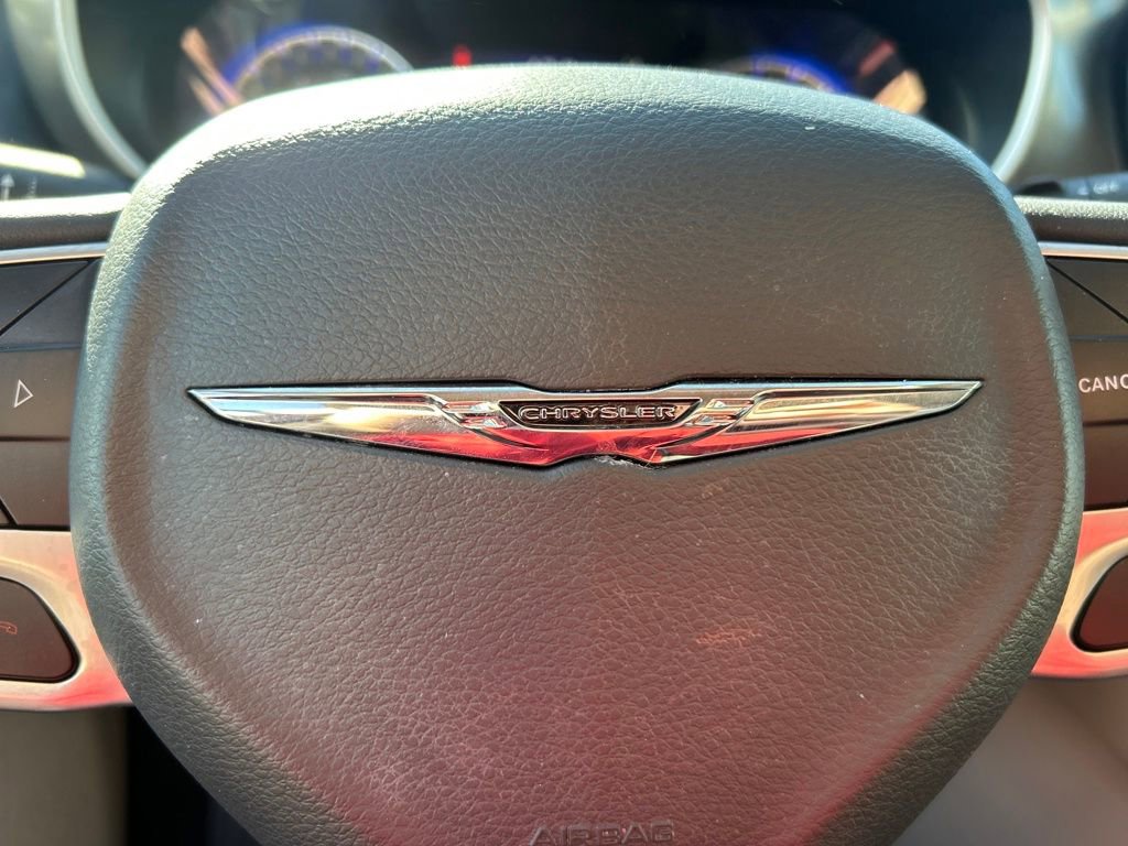 Used 2024 Chrysler Pacifica Touring-L image 17