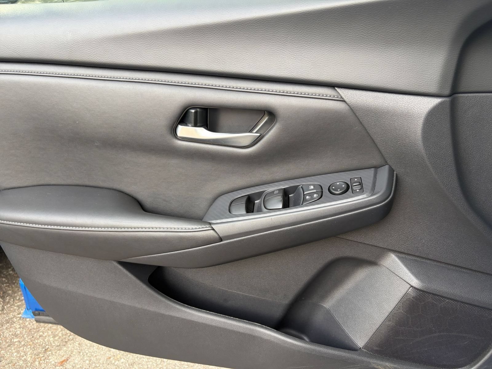 Used 2025 Nissan Sentra SV FWD image 18