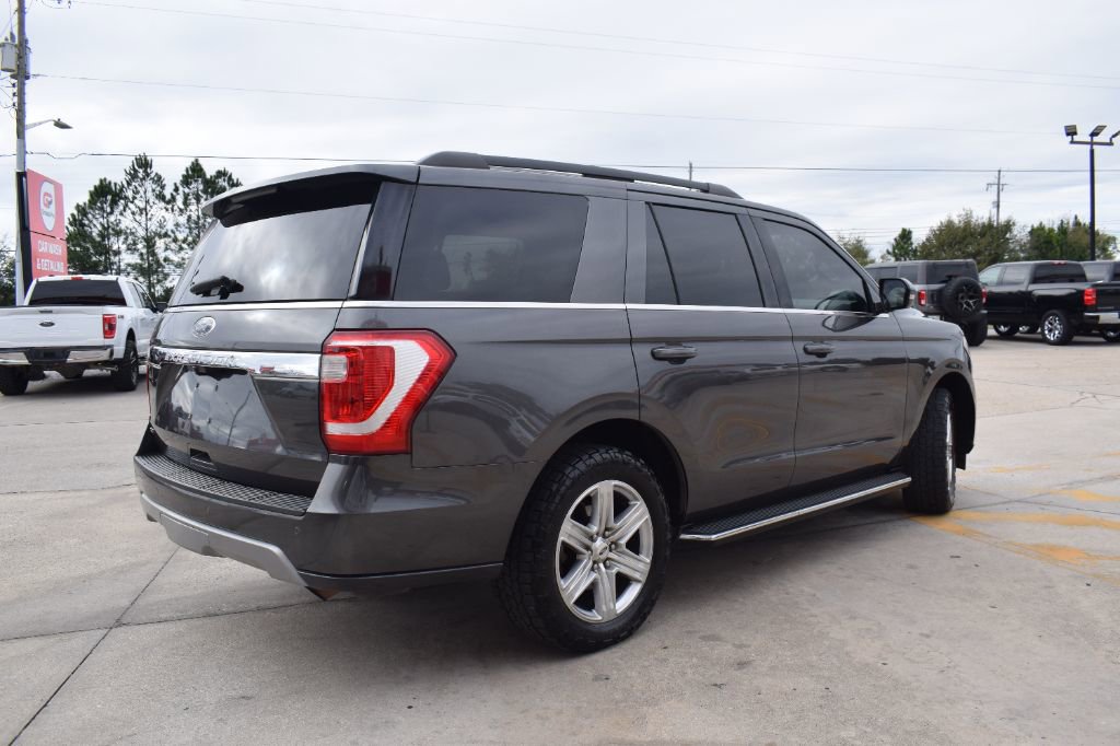 Used 2018 Ford Expedition XLT w/ Equipment Group 202A image 4