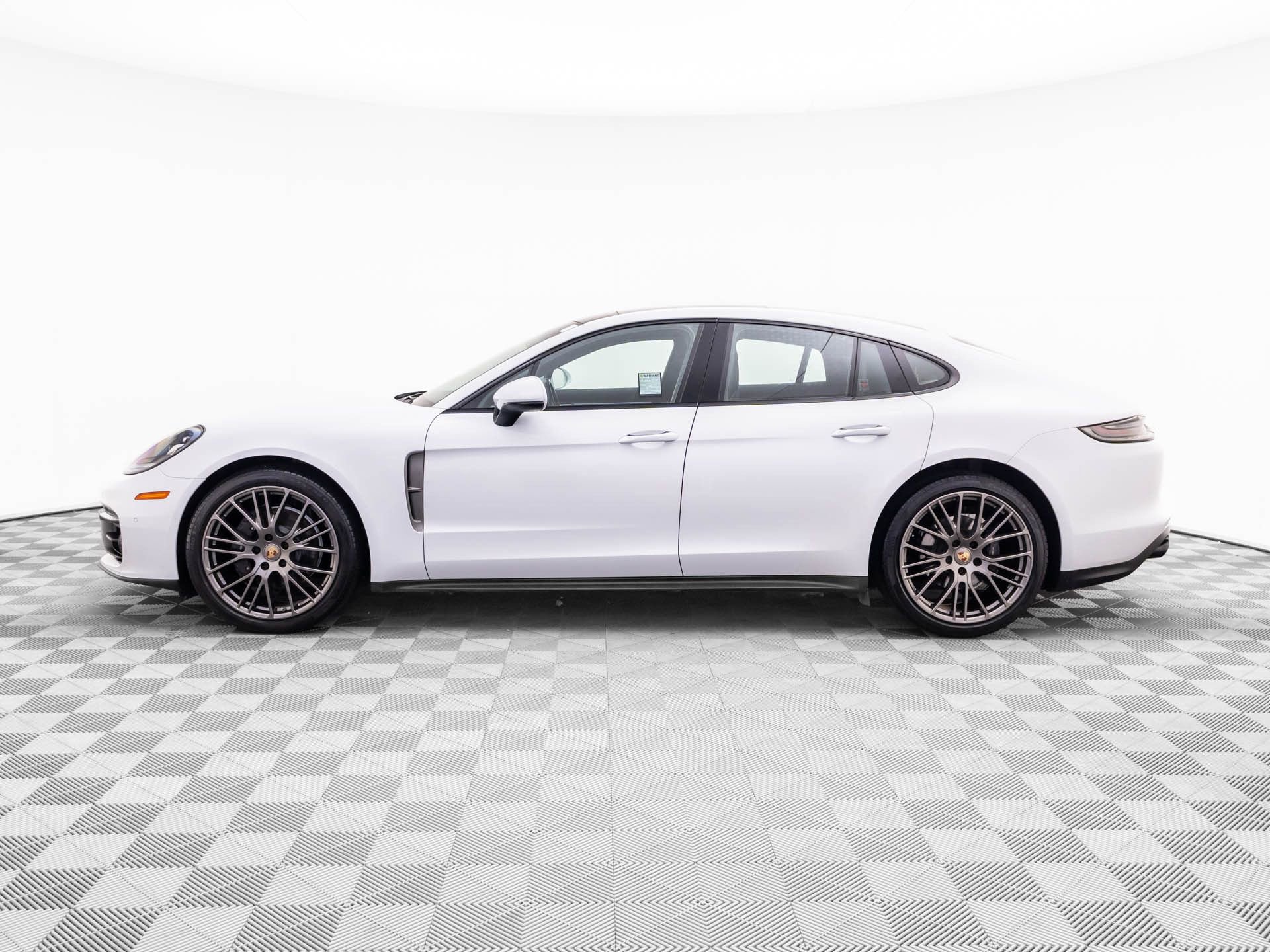 Certified 2023 Porsche Panamera Platinum Edition RWD image 2