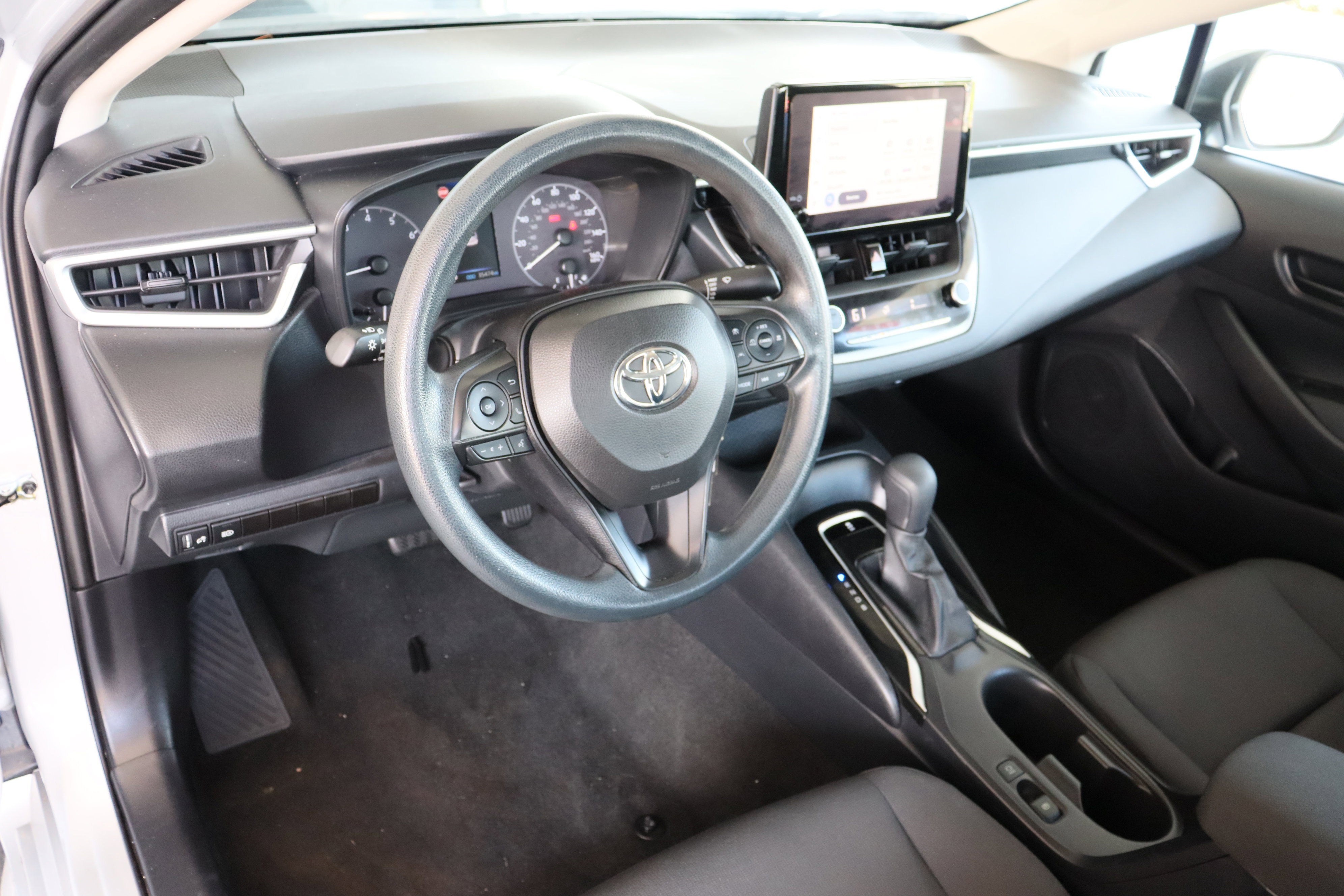 Used 2023 Toyota Corolla LE image 15