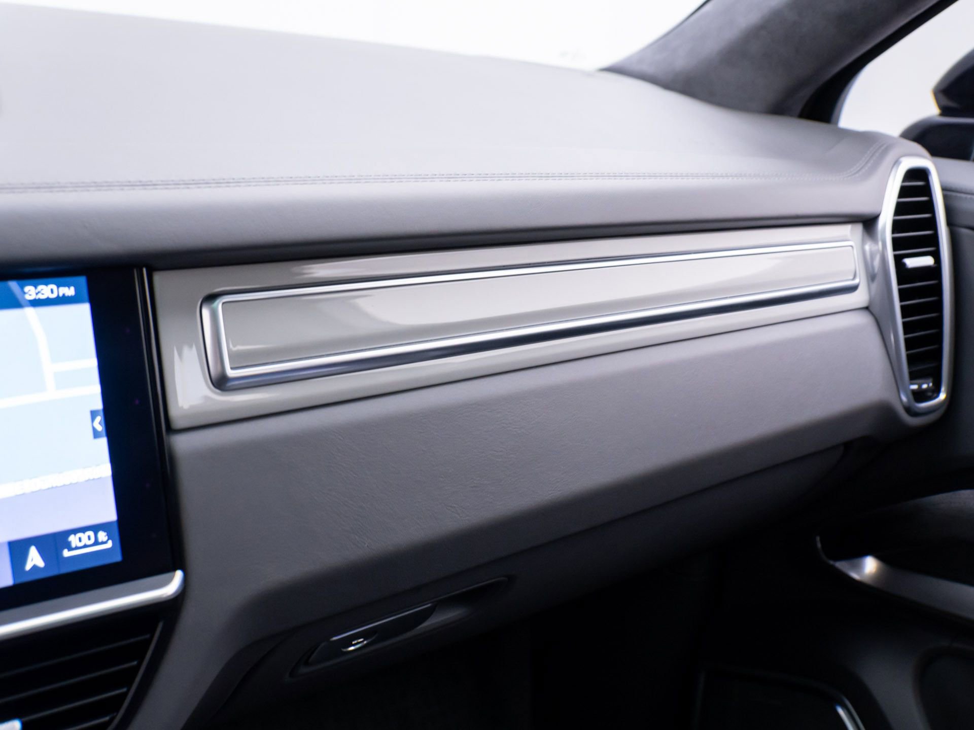 Used 2020 Porsche Cayenne Turbo image 28