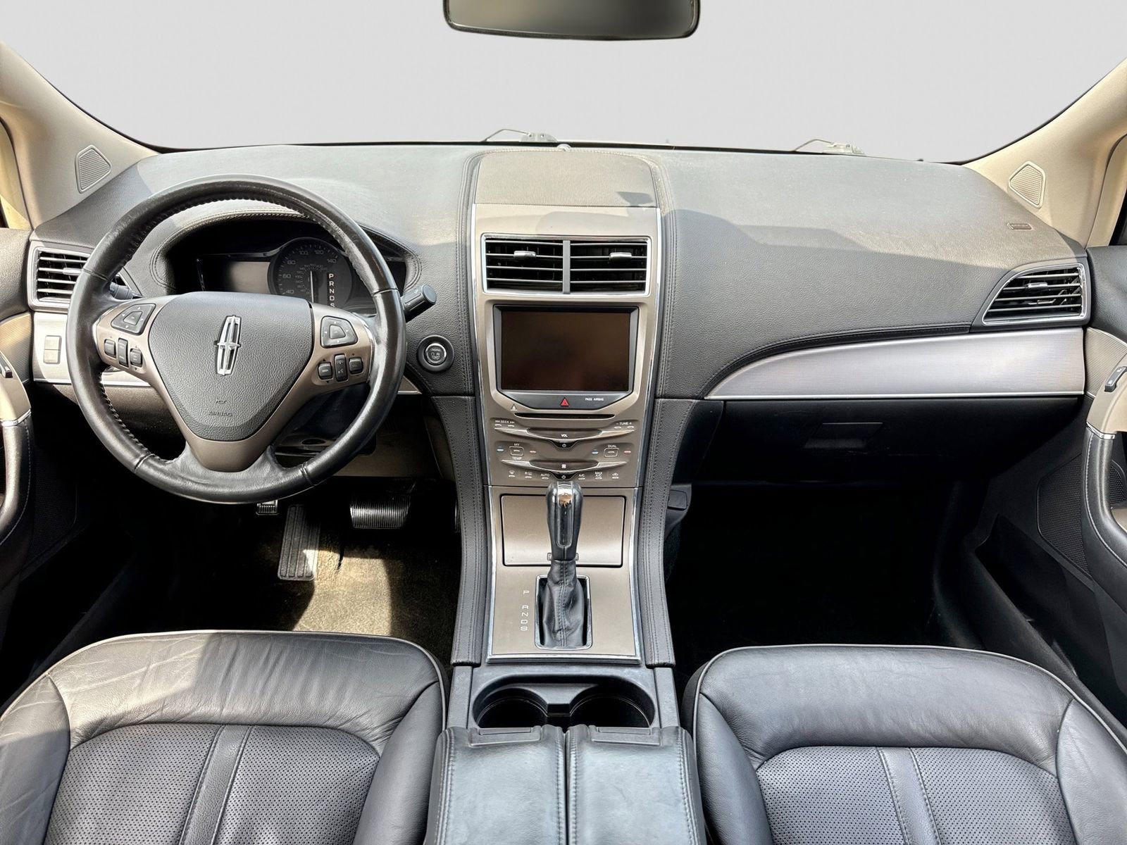 Used 2013 Lincoln MKX AWD image 16