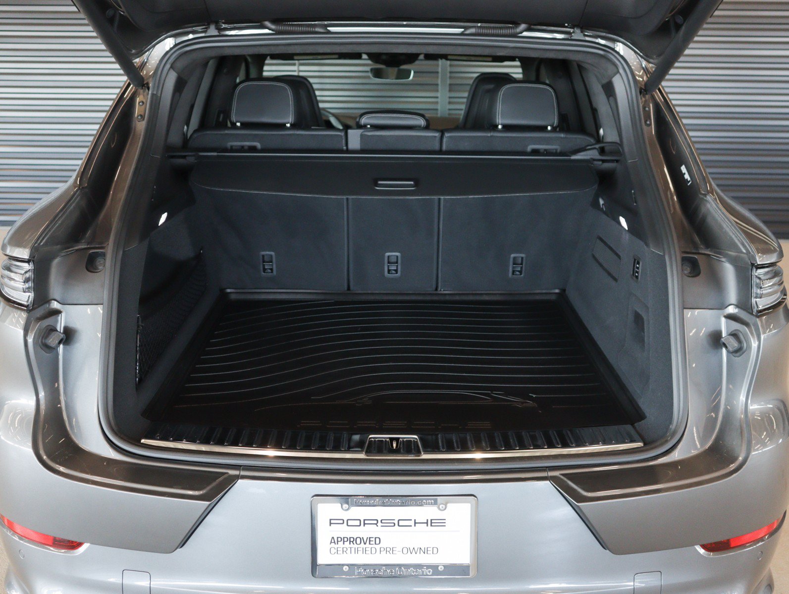 Certified 2025 Porsche Cayenne GTS AWD/4WD image 30