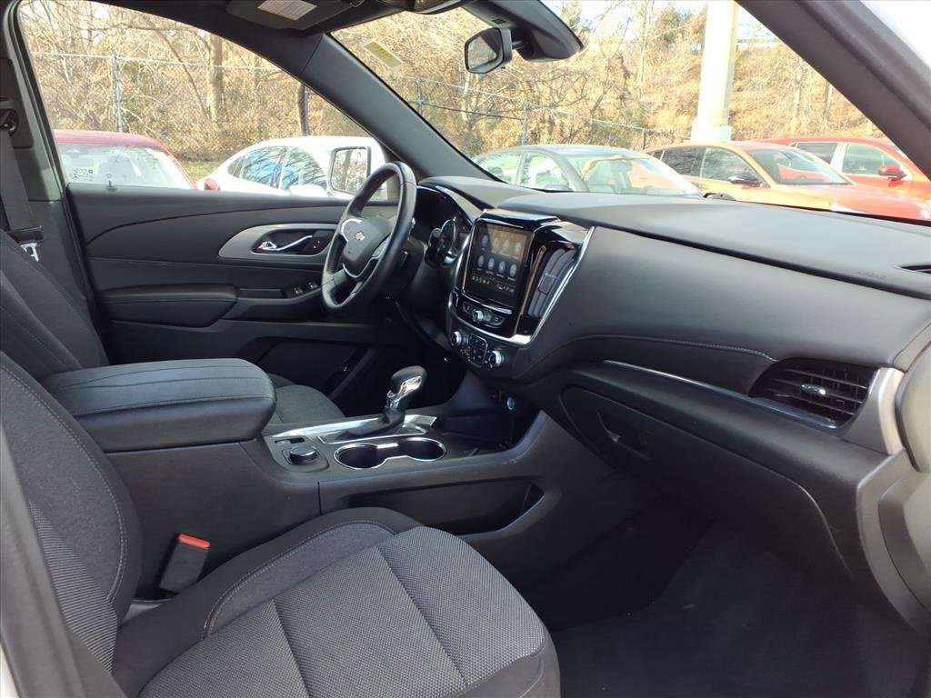 Used 2022 Chevrolet Traverse LT image 23