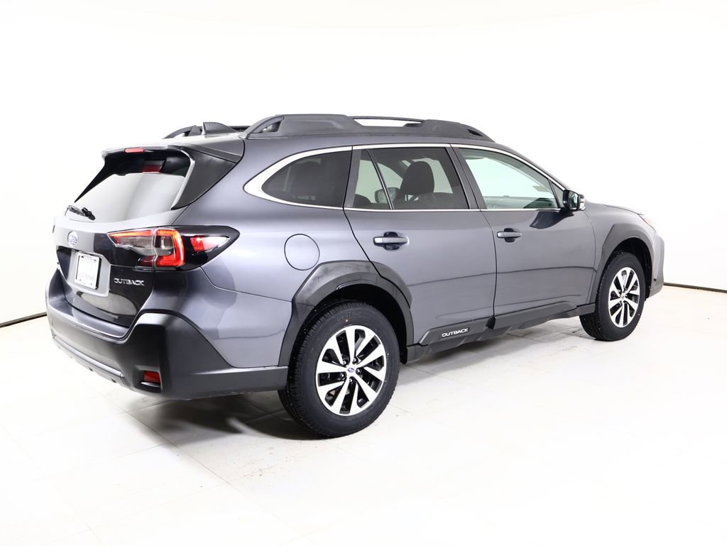 Used 2023 Subaru Outback Premium image 16