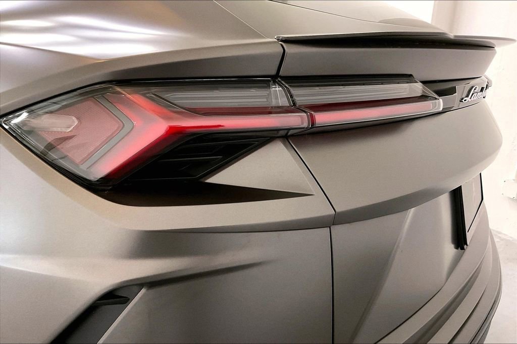 Used 2022 Lamborghini Urus image 31
