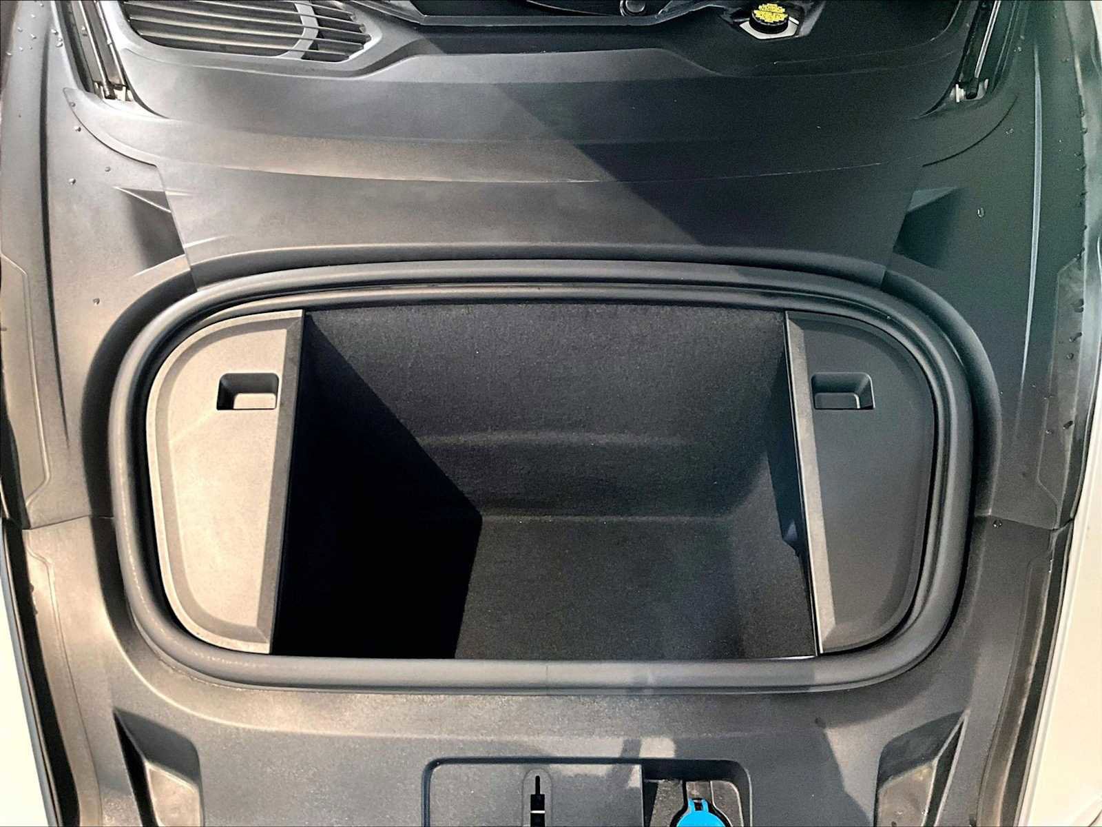 Used 2025 Porsche Taycan Turbo image 24