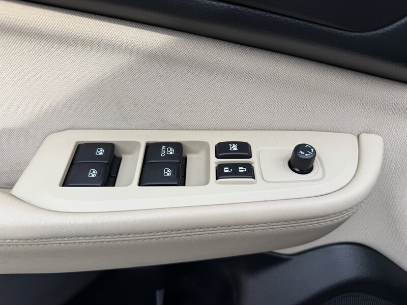 Used 2017 Subaru Outback 2.5i AWD/4WD image 22