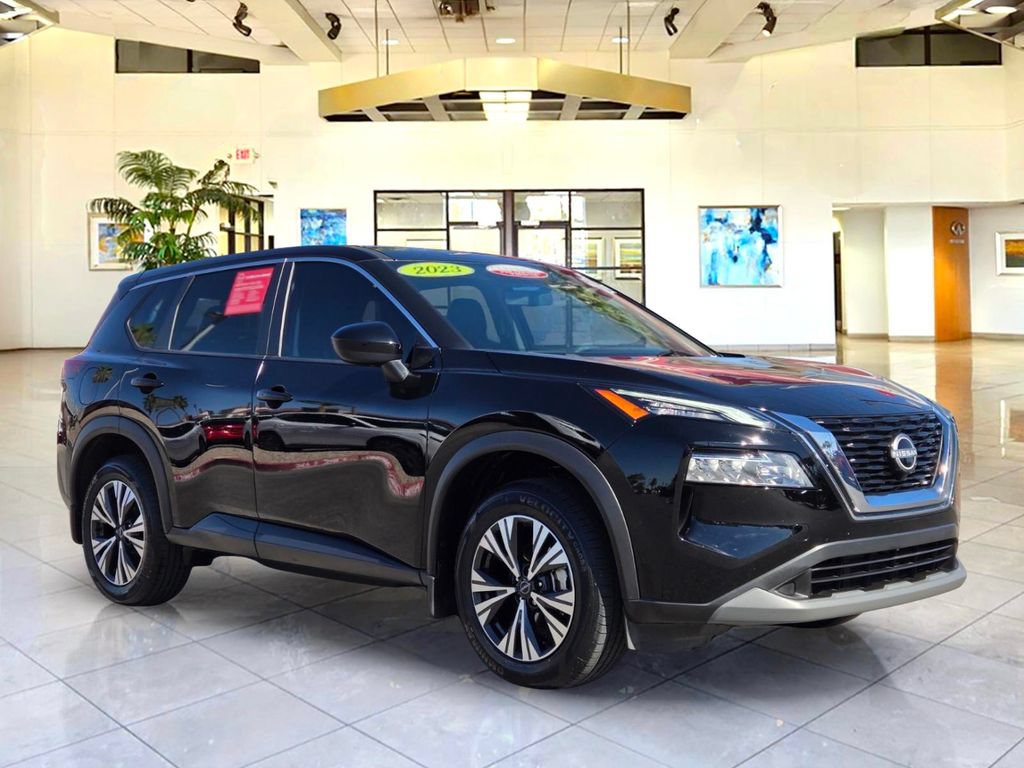 Used 2023 Nissan Rogue SV FWD image 3