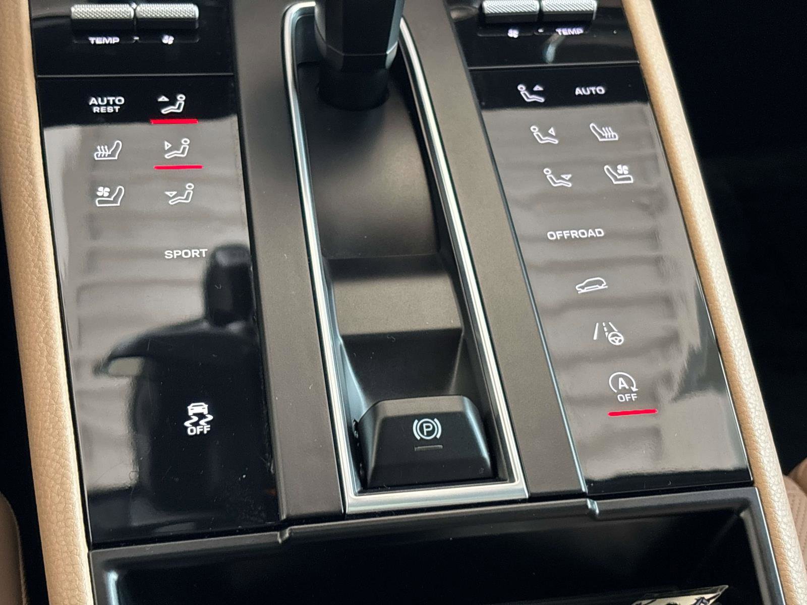 Used 2023 Porsche Macan image 18