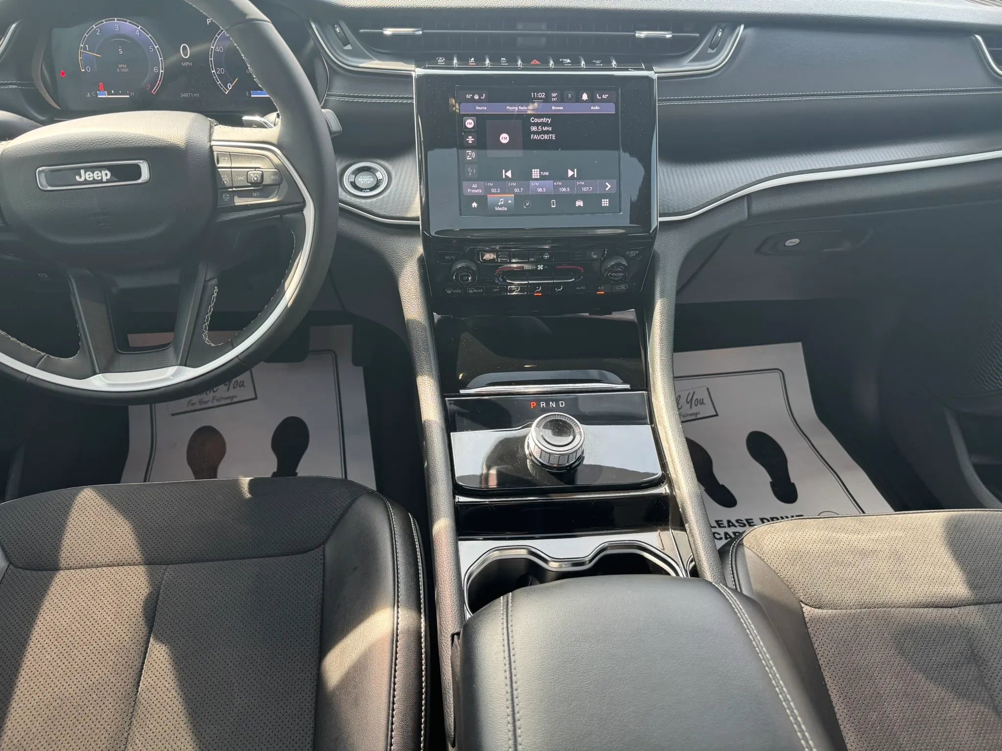 Used 2023 Jeep Grand Cherokee L Laredo image 8