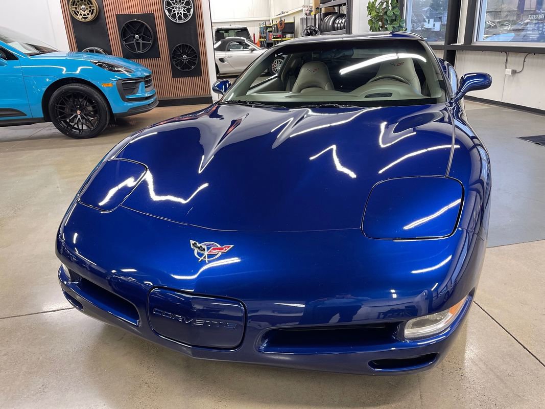 Used 2004 Chevrolet Corvette Coupe w/ Preferred Equipment Group image 24
