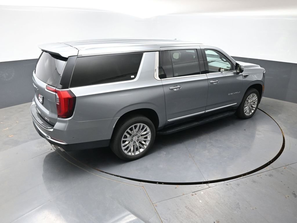 Used 2025 GMC Yukon XL Denali AWD/4WD image 43