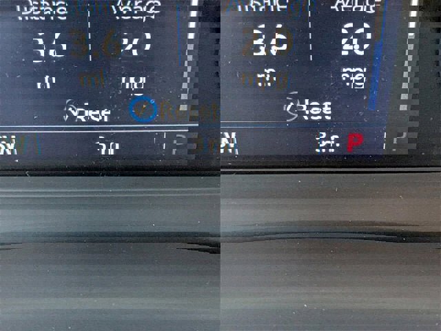 New 2025 Cadillac XT6 Luxury image 34