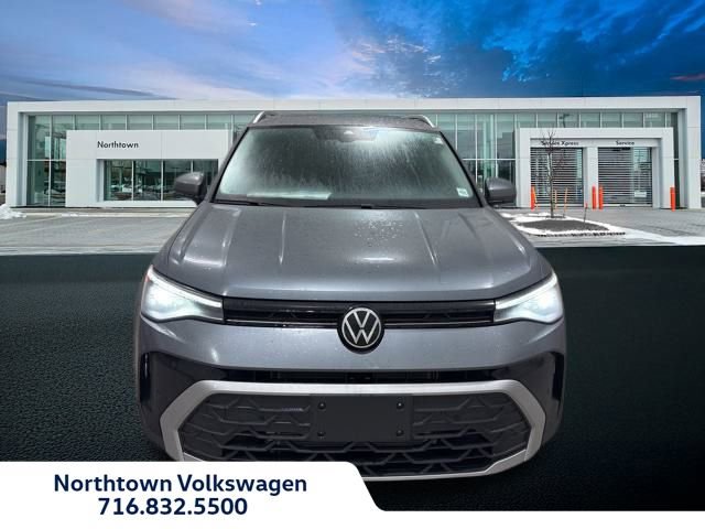 New 2025 Volkswagen Taos SE image 2